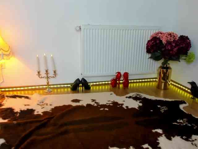 SatyneQueen webcam