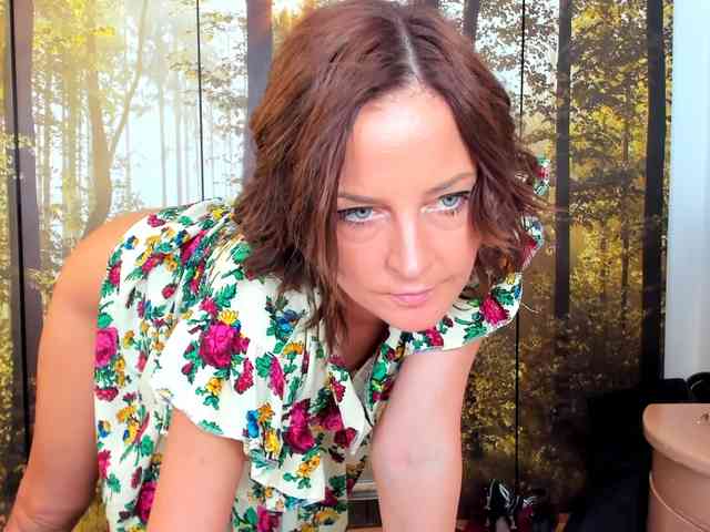 SatyneQueen webcam