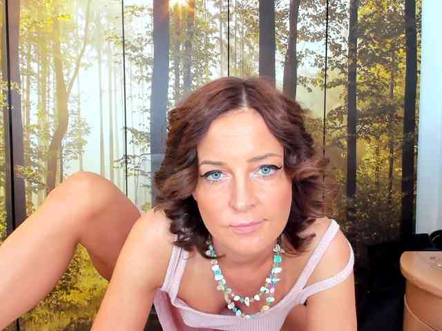 SatyneQueen webcam