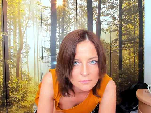 SatyneQueen webcam