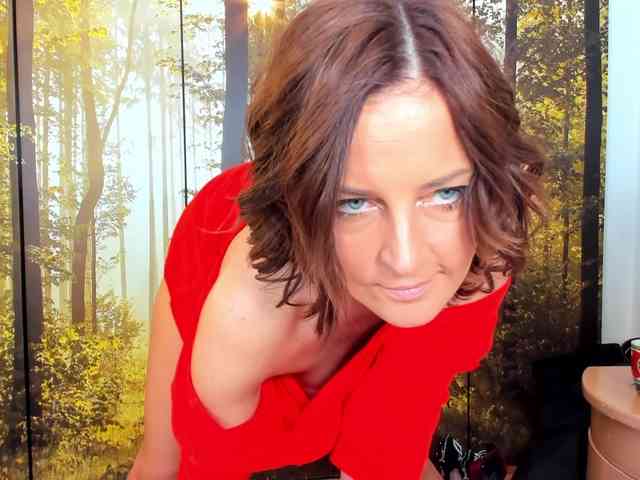 SatyneQueen webcam