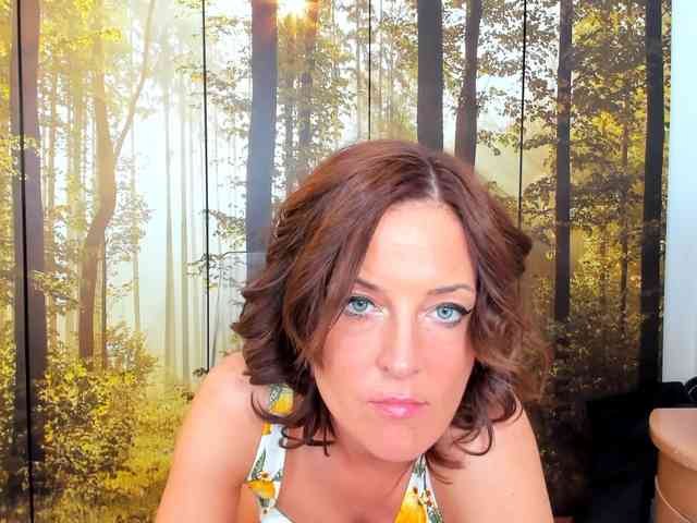 SatyneQueen webcam