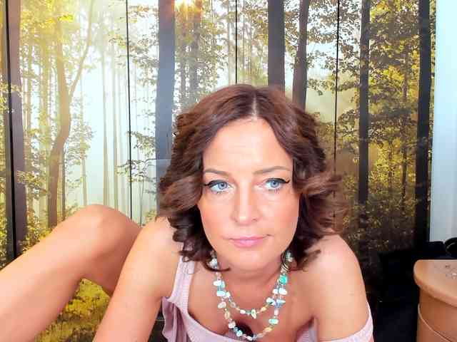 SatyneQueen webcam