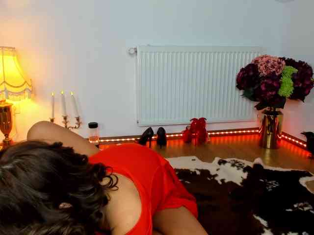 SatyneQueen webcam