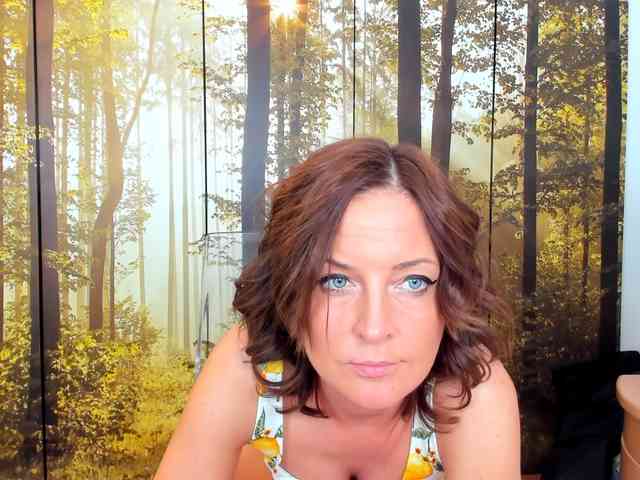 SatyneQueen webcam