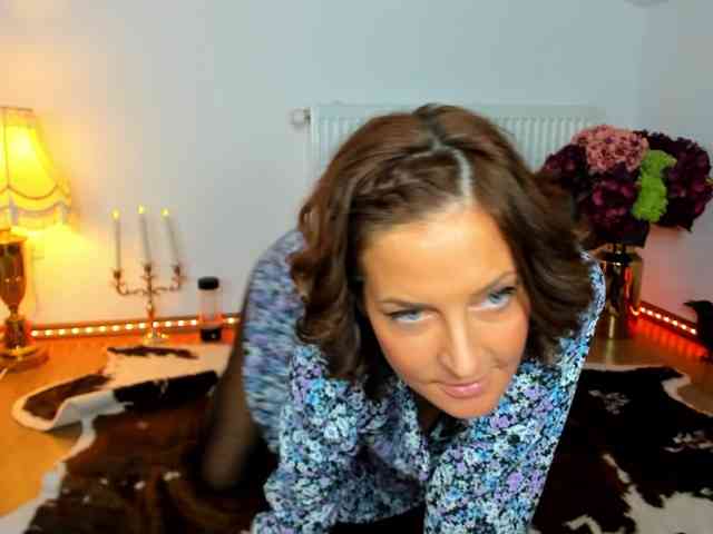 SatyneQueen webcam