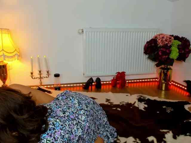 SatyneQueen webcam