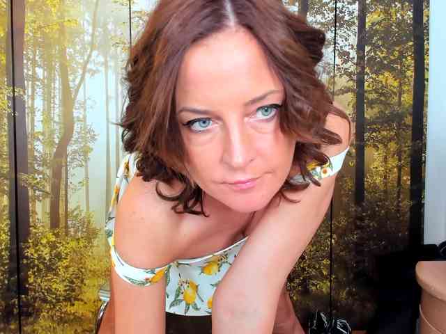 SatyneQueen webcam