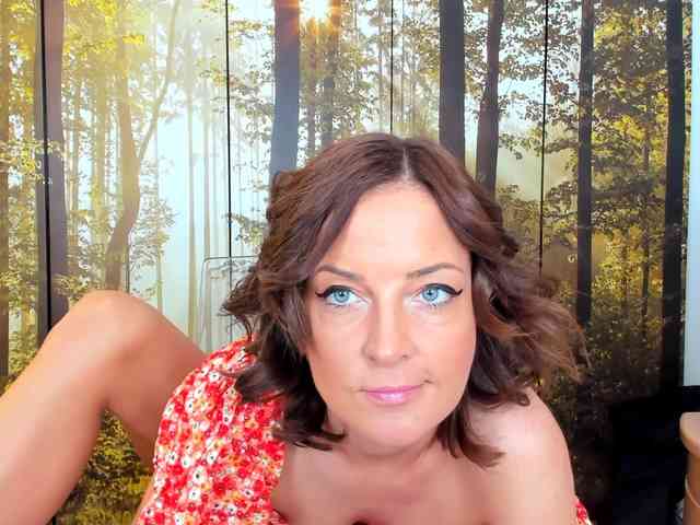SatyneQueen webcam