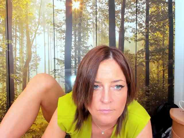 SatyneQueen webcam