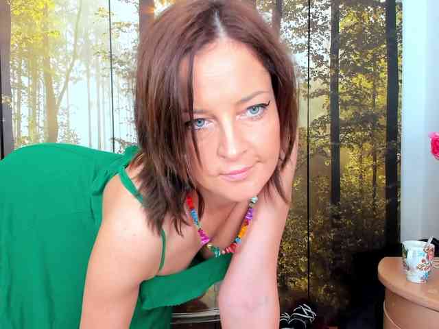 SatyneQueen webcam