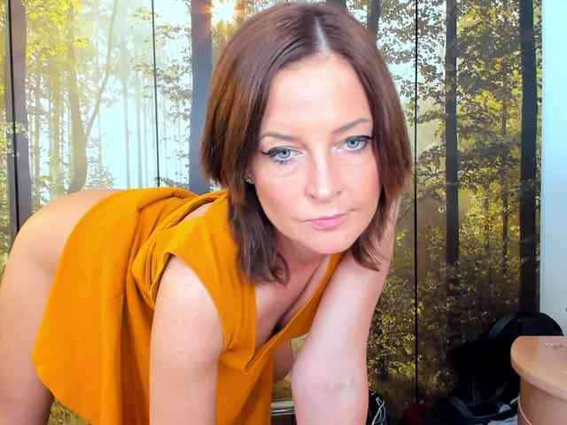 SatyneQueen webcam