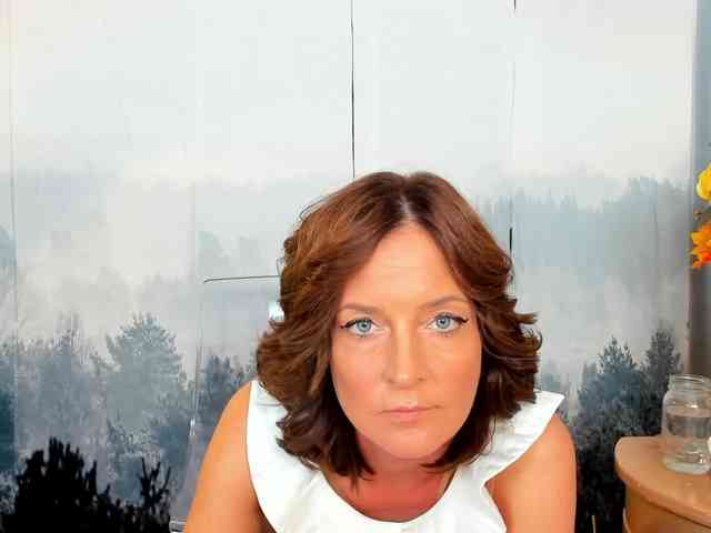 SatyneQueen webcam
