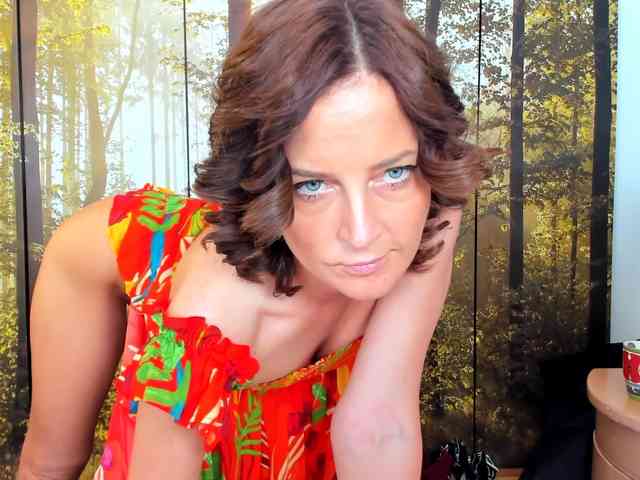 SatyneQueen webcam