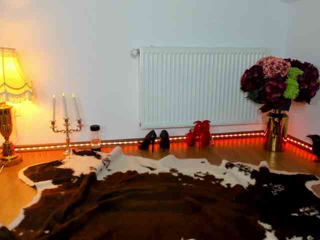 SatyneQueen webcam