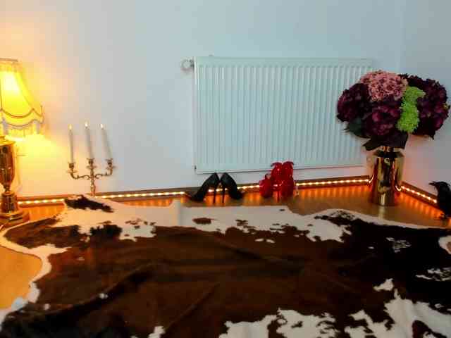 SatyneQueen webcam