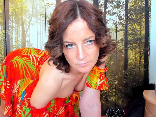 SatyneQueen webcam