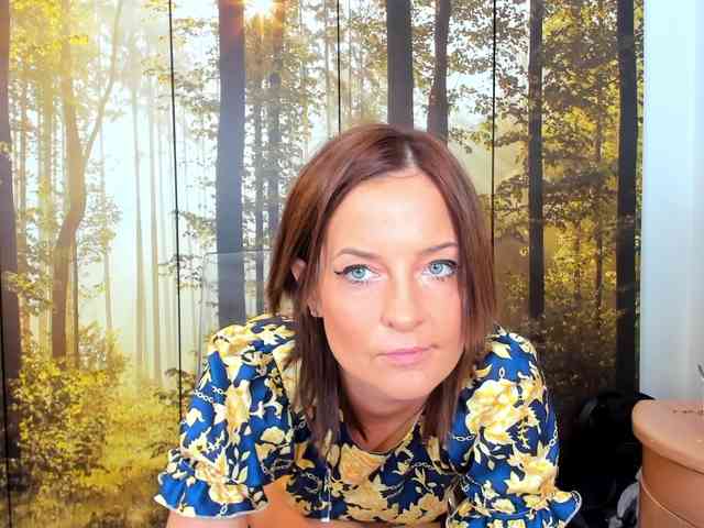 SatyneQueen webcam