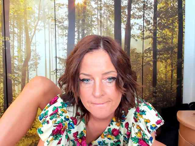 SatyneQueen webcam