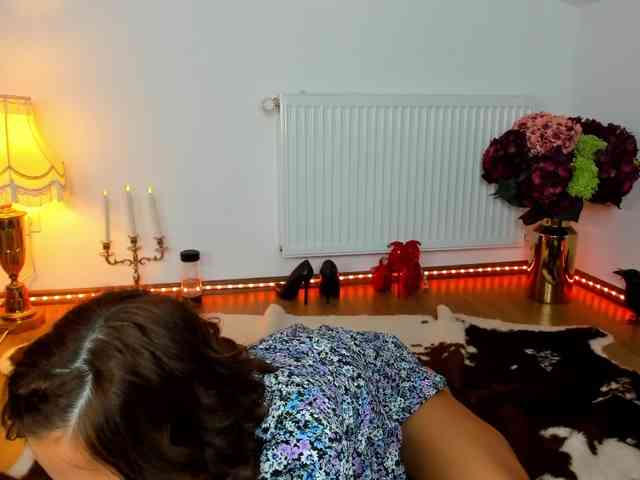 SatyneQueen webcam