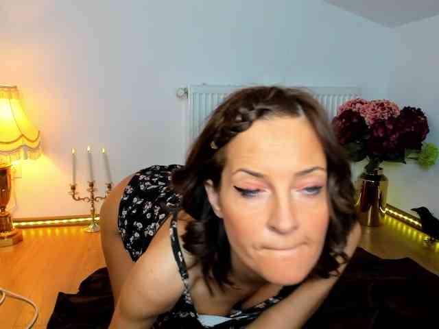SatyneQueen webcam