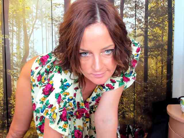 SatyneQueen webcam