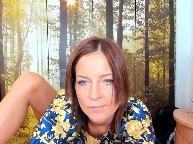 SatyneQueen webcam