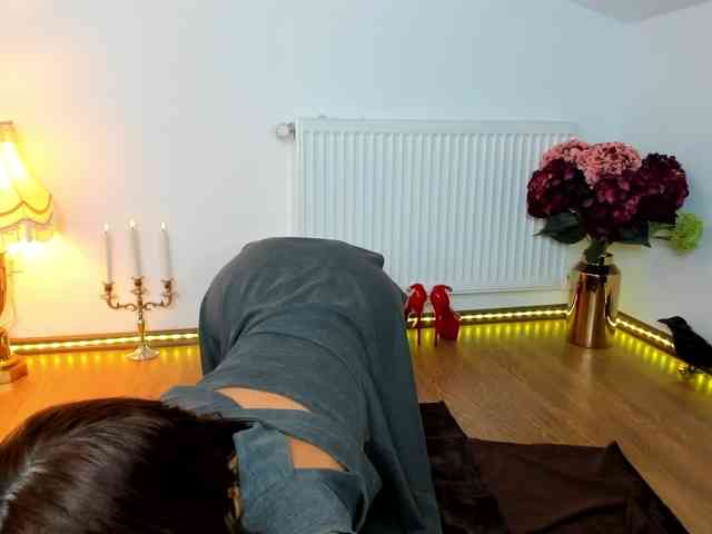 SatyneQueen webcam