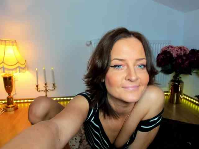 SatyneQueen webcam