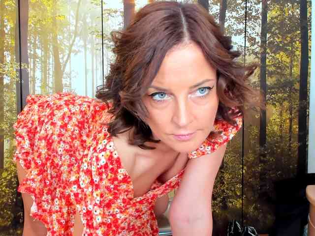 SatyneQueen webcam