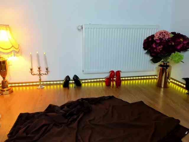 SatyneQueen webcam