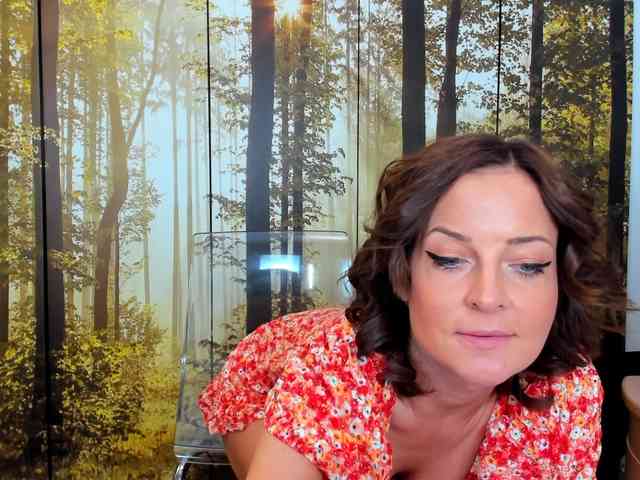 SatyneQueen webcam