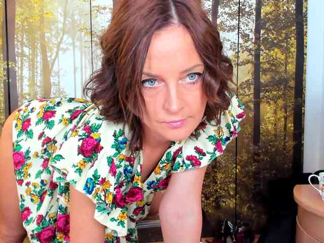 SatyneQueen webcam
