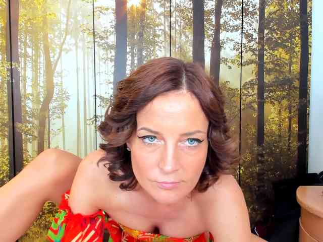 SatyneQueen webcam