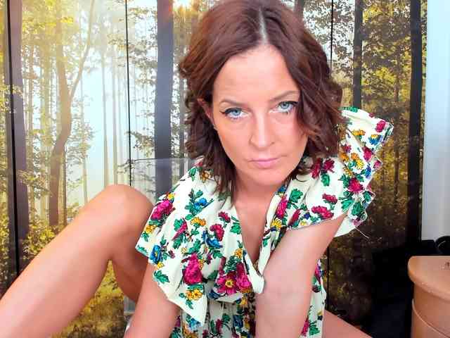 SatyneQueen webcam