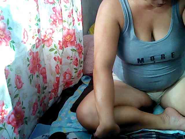 hotmama38 webcam