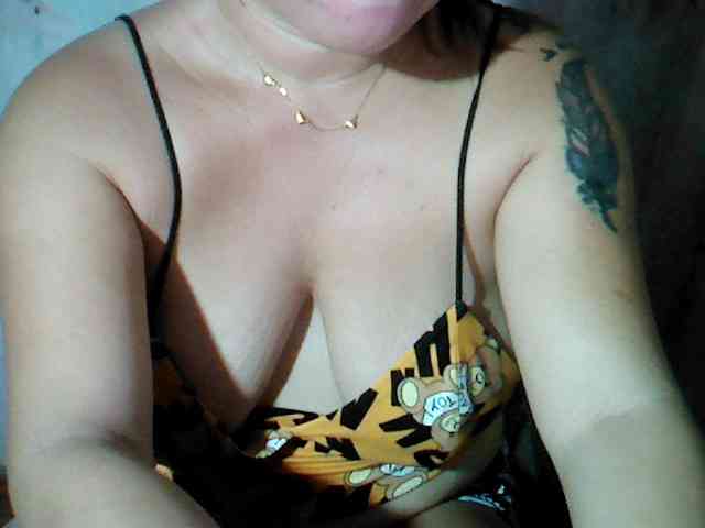 hotmama38 webcam