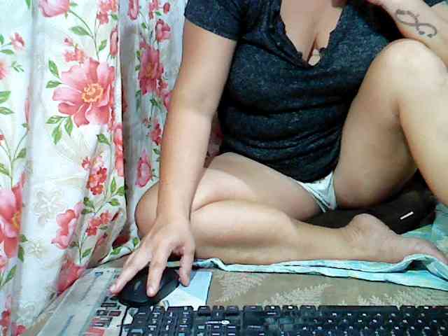 hotmama38 webcam