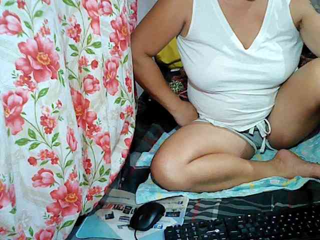 hotmama38 webcam