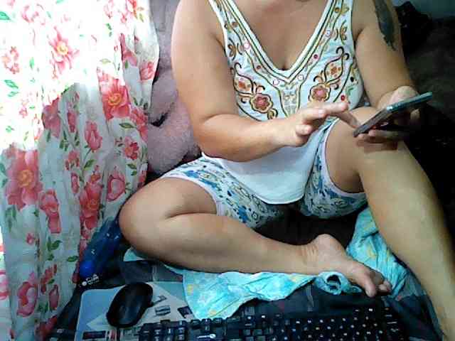hotmama38 webcam