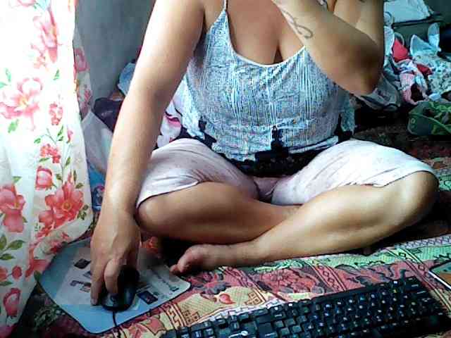 hotmama38 webcam