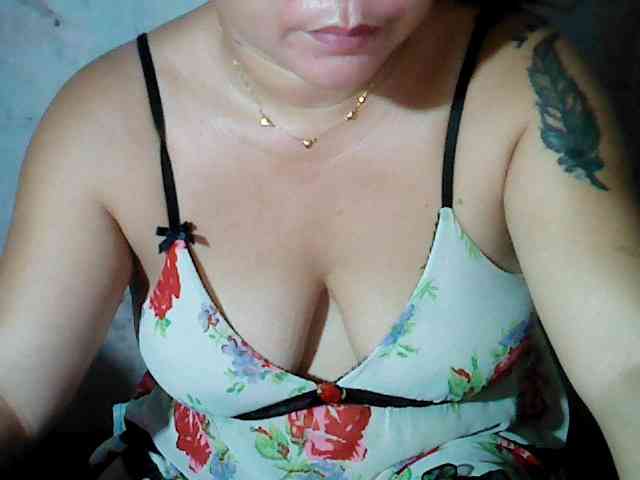 hotmama38 webcam
