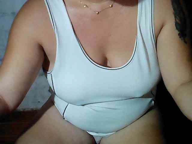 hotmama38 webcam