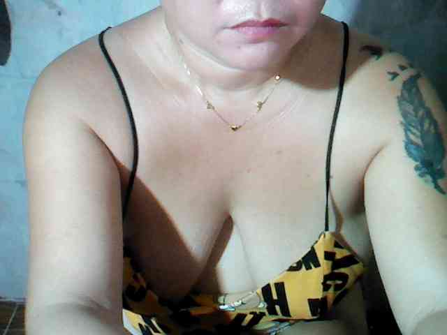 hotmama38 webcam