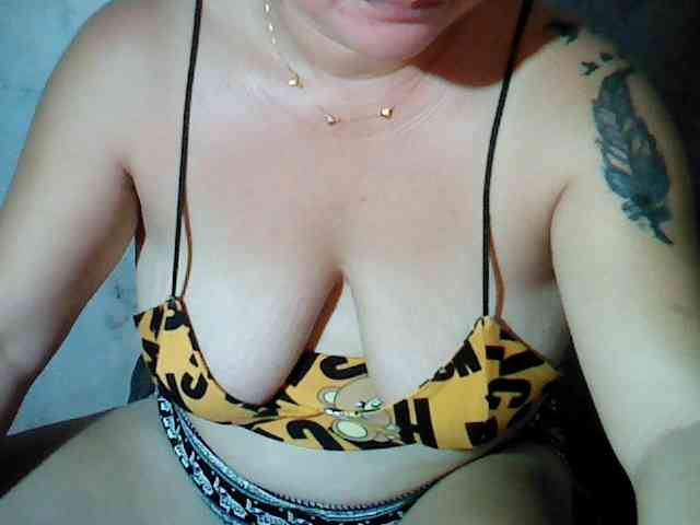 hotmama38 webcam
