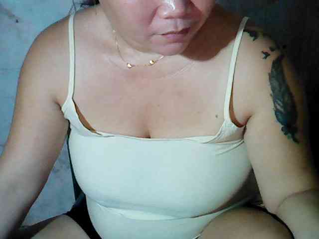 hotmama38 webcam