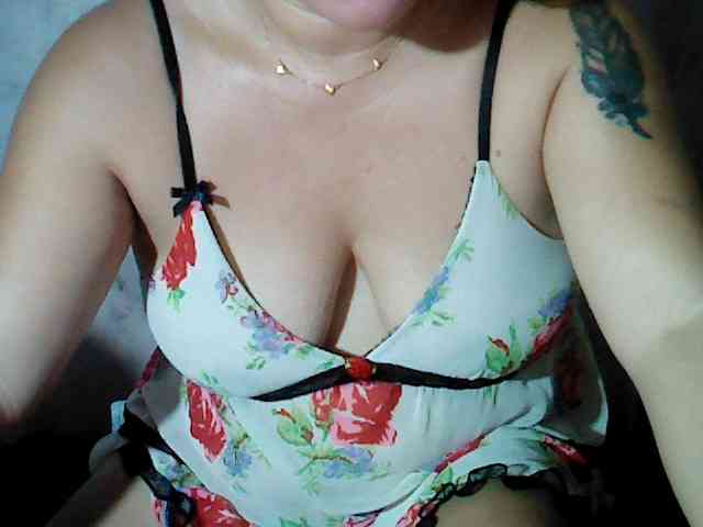 hotmama38 webcam