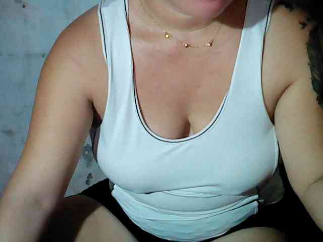 hotmama38 webcam
