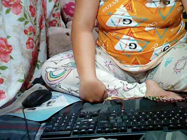 hotmama38 webcam