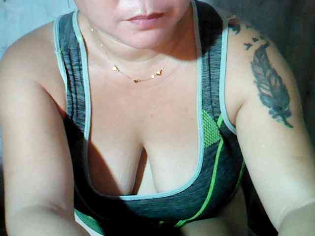 hotmama38 webcam